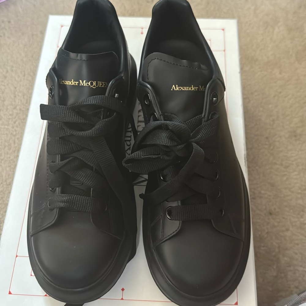 Alexander McQUEEN sneakers Authentic
